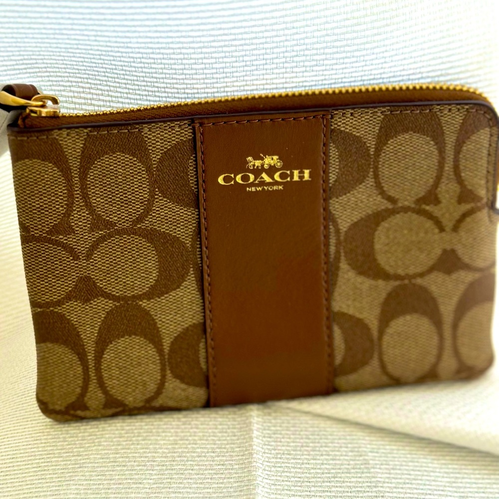 Never Used coach Wallet🤎Add This Color to Your Collection!